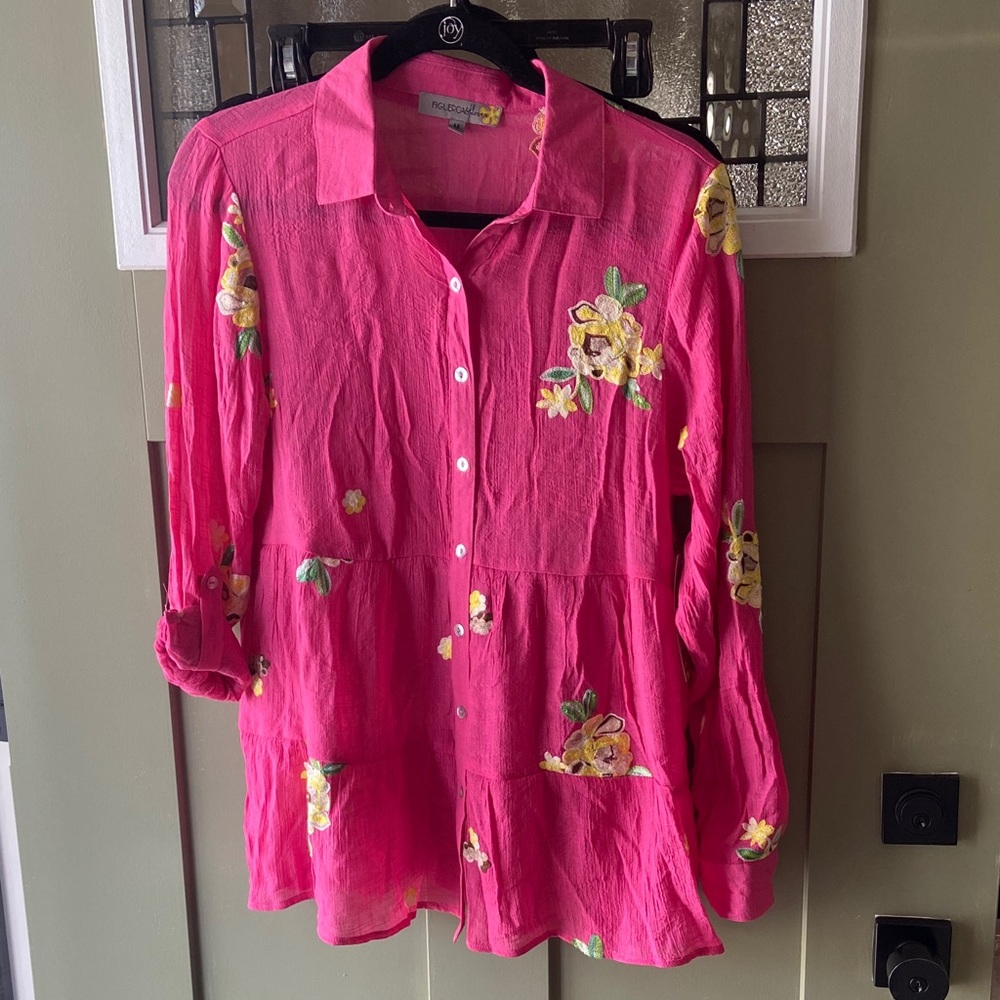 FIGUEROA & Flower NWT Bright Pink Floral Embroidered Button-Down Shirt Sz M